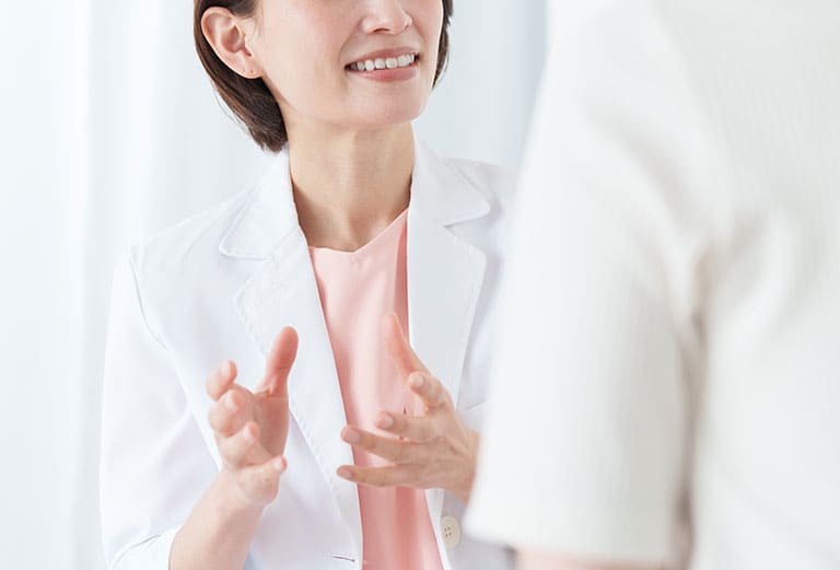 皮膚科専門医の女性医師による診療、先進的な専門治療にも対応